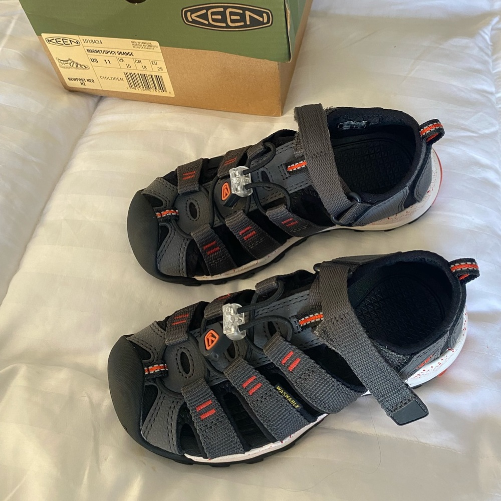 Brand new, never worn Keen Newport Neo H2.